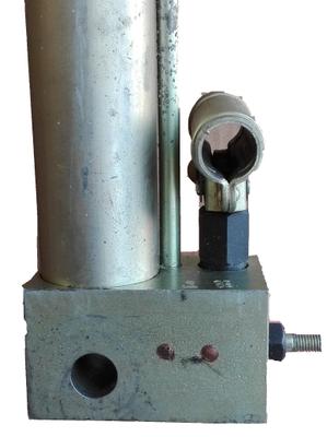 vérin et pompe hydraulique de chèvre